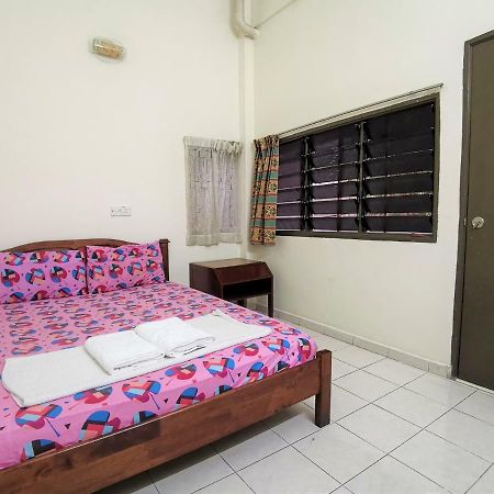 Star Lodge George Town Extérieur photo